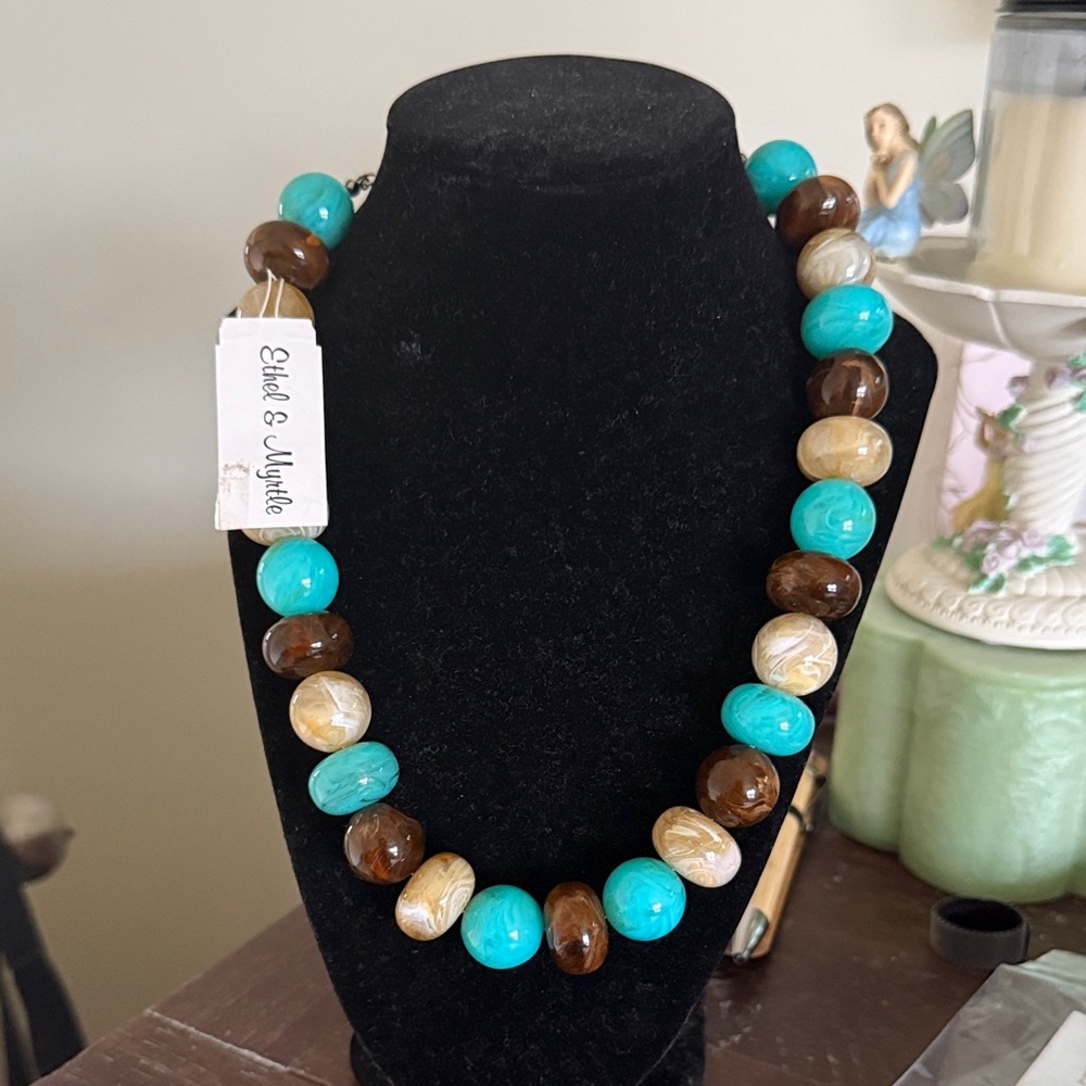 Ethel &myrtle resin Beaded Necklace